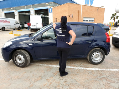 Dacia Sandero with a import team member in Murcia Dacia Sandero with import staff